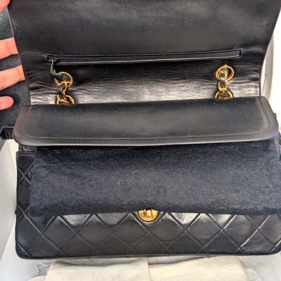 Chanel Vintage Medium Black Lambskin Classic Double Flap Bag - Picture 6 of 16
